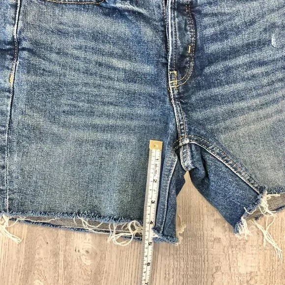 Old Navy High Rise OG Straight Jean Short Size 2 - Picture 5 of 6